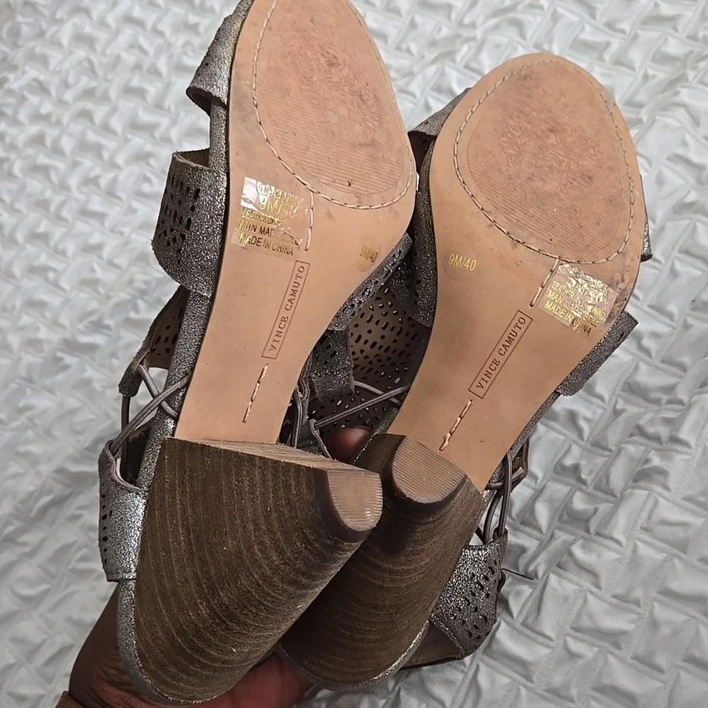 Vince Camuto step into